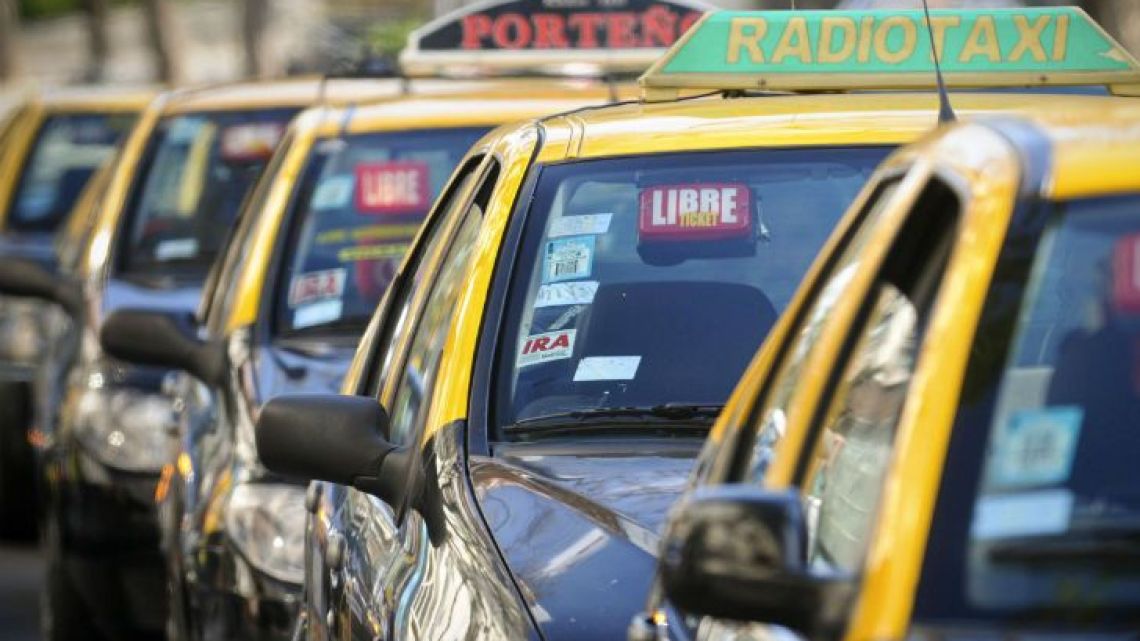 Cómo encontrar taxis cerca de mí