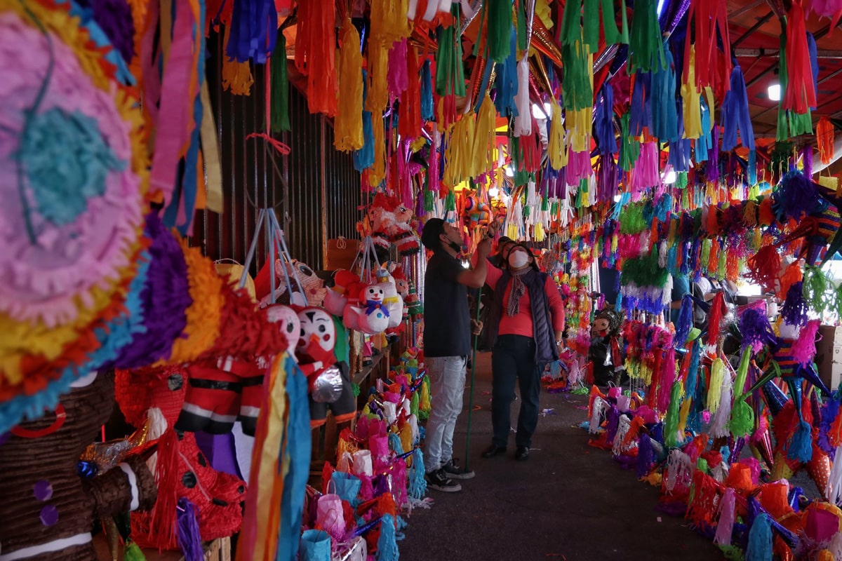 Qué es una tienda de piñatas